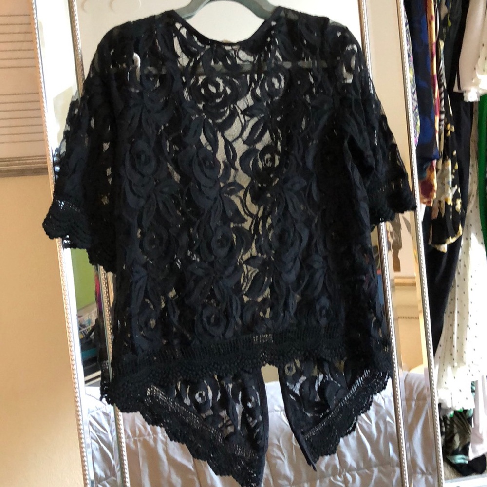 Solitaire black lace button up top